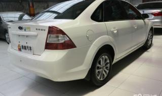 福特福克斯三厢2013款 福特福克斯三厢2013款